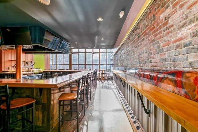 11 Elm St 1, Amesbury, MA 01913