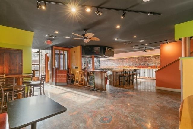 11 Elm St 1, Amesbury, MA 01913