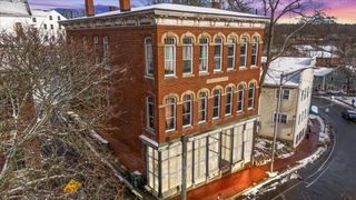 11 Elm St 1, Amesbury, MA 01913