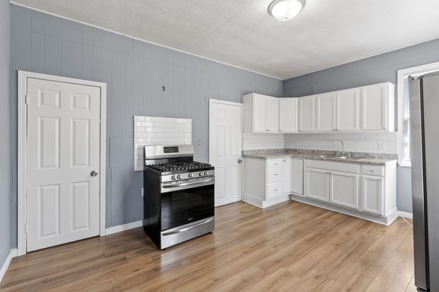 936 Duchess Street, Saint Paul, MN 55106