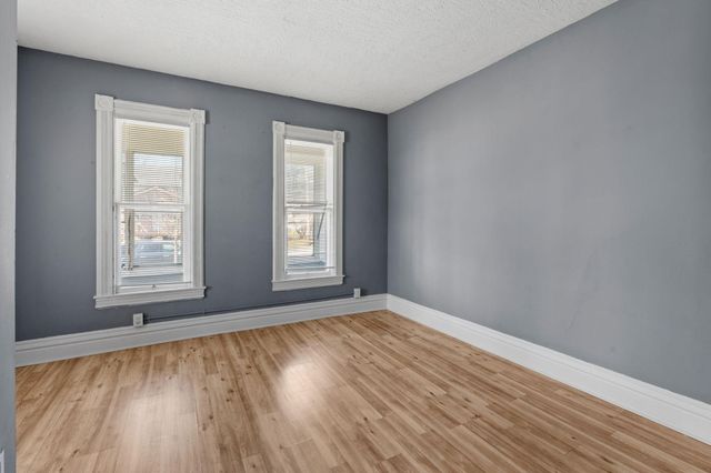 936 Duchess Street, Saint Paul, MN 55106