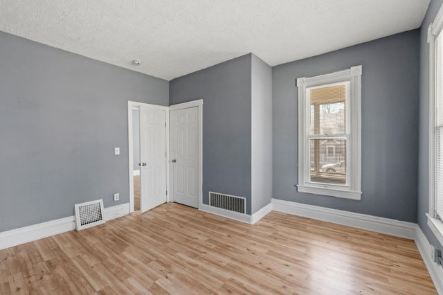 936 Duchess Street, Saint Paul, MN 55106