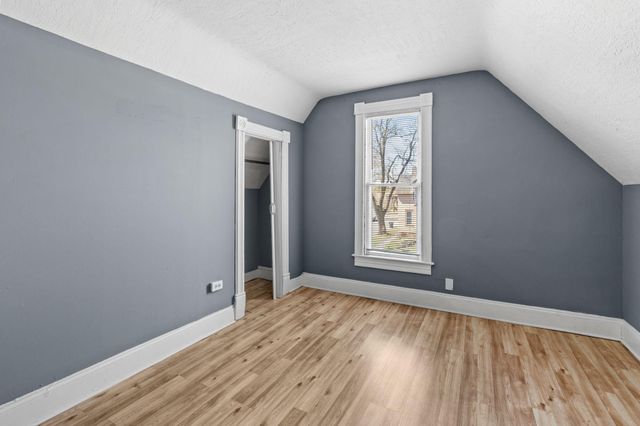 936 Duchess Street, Saint Paul, MN 55106