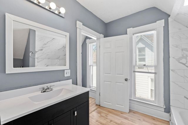 936 Duchess Street, Saint Paul, MN 55106