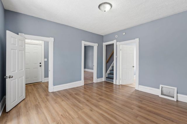 936 Duchess Street, Saint Paul, MN 55106