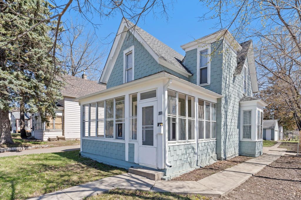 936 Duchess Street, Saint Paul, MN 55106