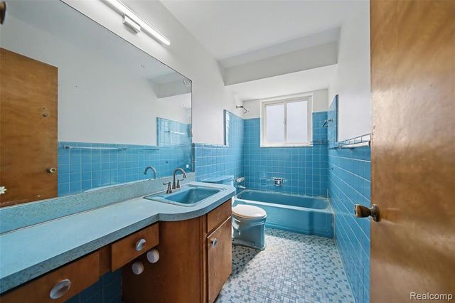 20848 Walton Street, Saint Clair Shores, MI 48081