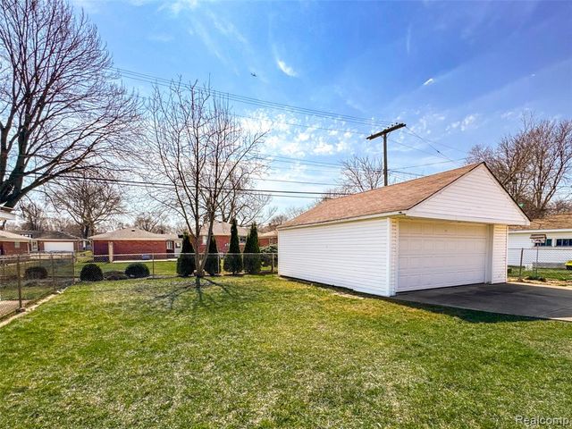 20848 Walton Street, Saint Clair Shores, MI 48081