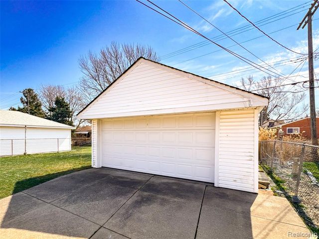 20848 Walton Street, Saint Clair Shores, MI 48081