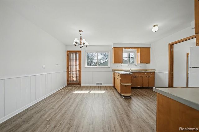 20848 Walton Street, Saint Clair Shores, MI 48081