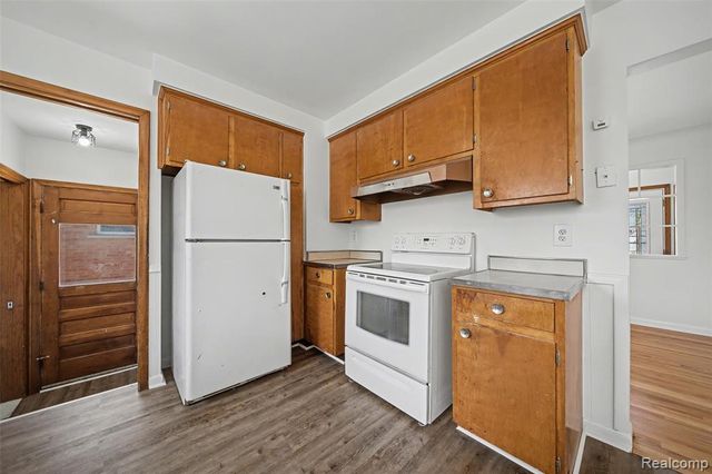 20848 Walton Street, Saint Clair Shores, MI 48081