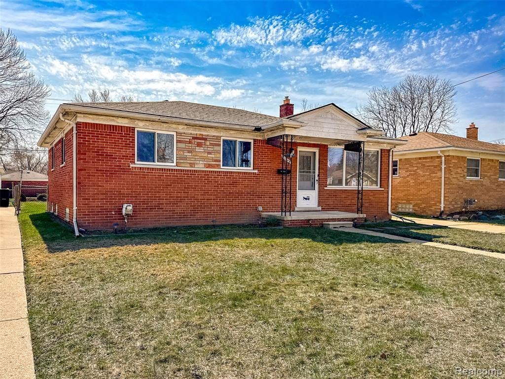 20848 Walton Street, Saint Clair Shores, MI 48081