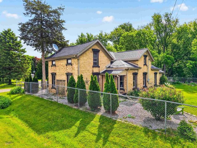 W11695 Jackson Street, Waterloo, WI 53594