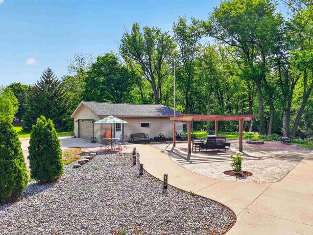 W11695 Jackson Street, Waterloo, WI 53594