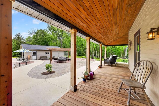 W11695 Jackson Street, Waterloo, WI 53594