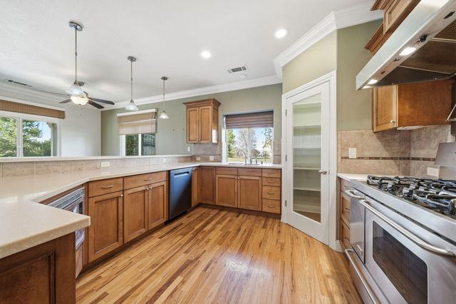 6760 Amber Ridge Drive, Anderson, CA 96007