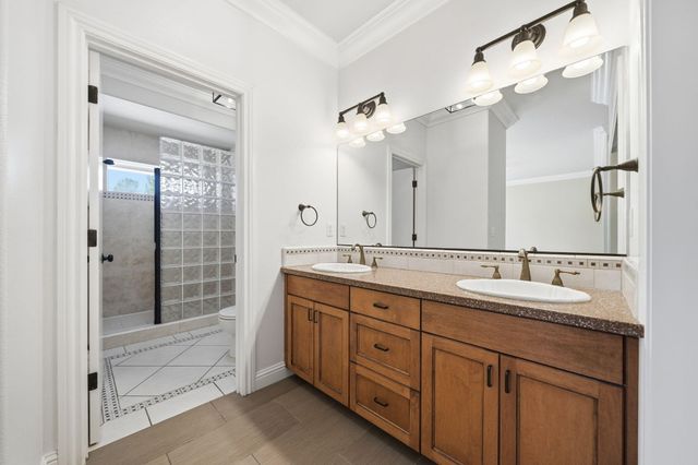 6760 Amber Ridge Drive, Anderson, CA 96007