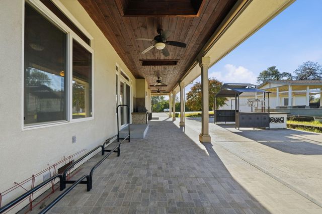 6760 Amber Ridge Drive, Anderson, CA 96007