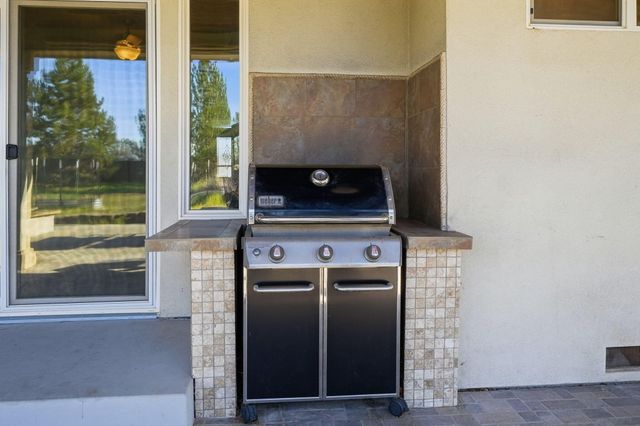 6760 Amber Ridge Drive, Anderson, CA 96007