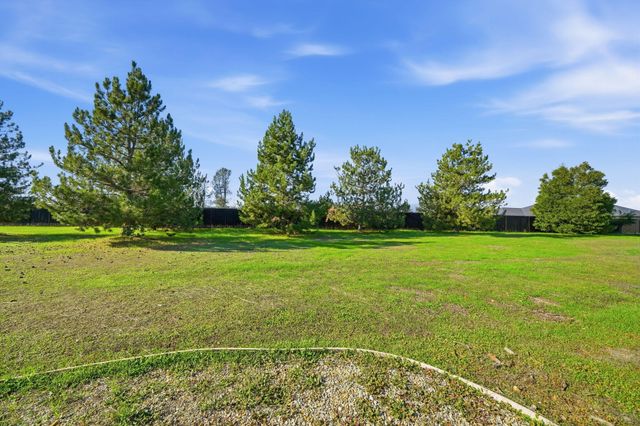 6760 Amber Ridge Drive, Anderson, CA 96007