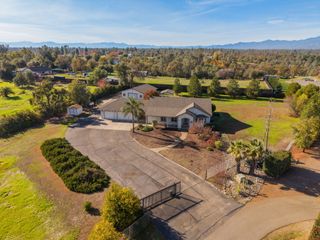 6760 Amber Ridge Drive, Anderson, CA 96007