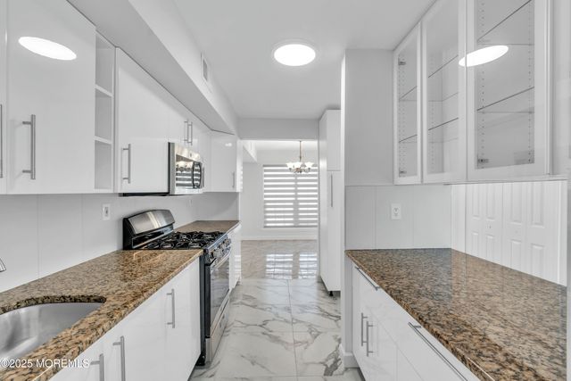 21 English Club Drive, Manalapan, NJ 07726