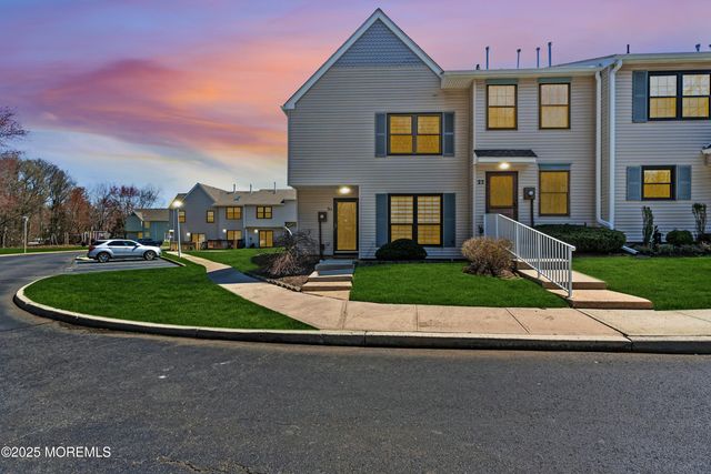 21 English Club Drive, Manalapan, NJ 07726