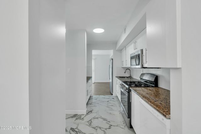 21 English Club Drive, Manalapan, NJ 07726