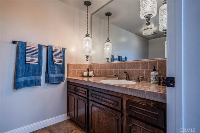 23256 Gray Fox Drive, Canyon Lake, CA 92587