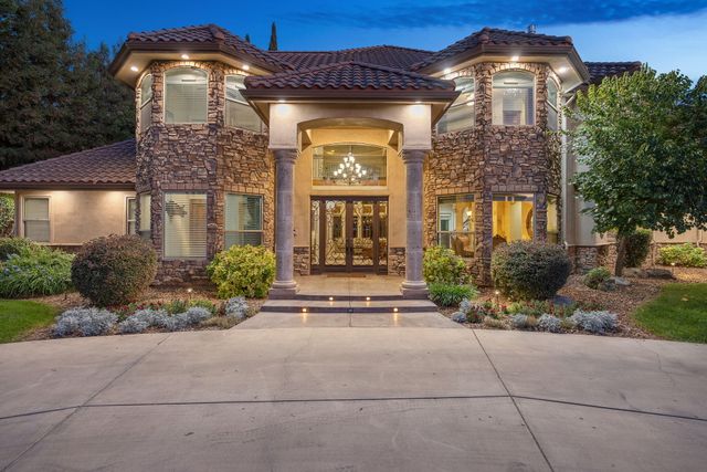 4546 S Dans Street, Visalia, CA 93277