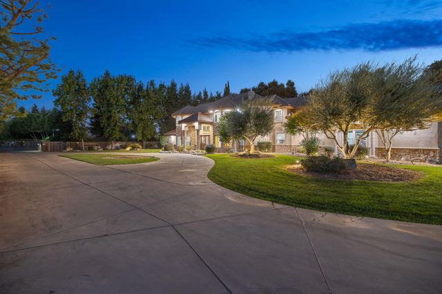 4546 S Dans Street, Visalia, CA 93277