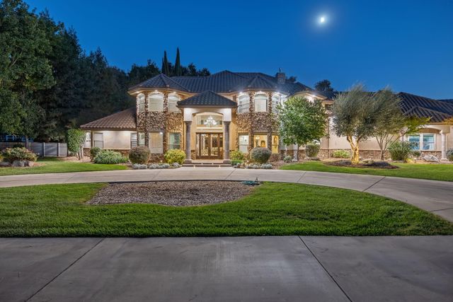 4546 S Dans Street, Visalia, CA 93277