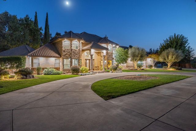 4546 S Dans Street, Visalia, CA 93277