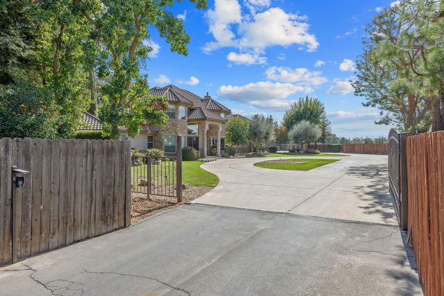 4546 S Dans Street, Visalia, CA 93277