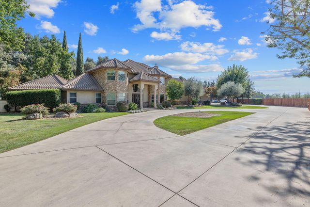 4546 S Dans Street, Visalia, CA 93277