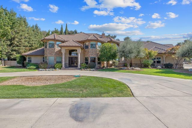 4546 S Dans Street, Visalia, CA 93277