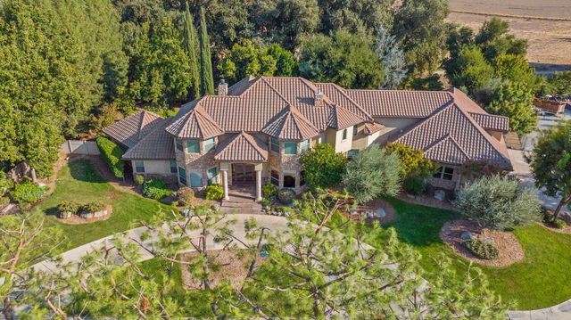 4546 S Dans Street, Visalia, CA 93277