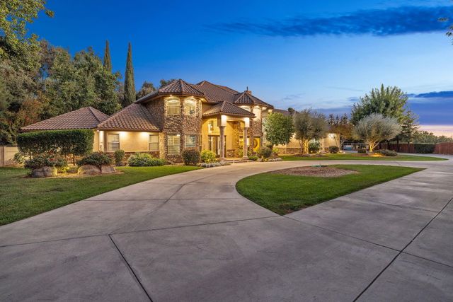 4546 S Dans Street, Visalia, CA 93277