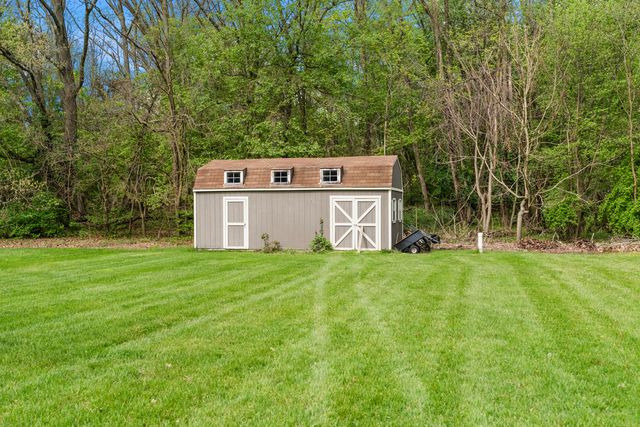 2110 Wooded Way, Stevensville, MI 49127