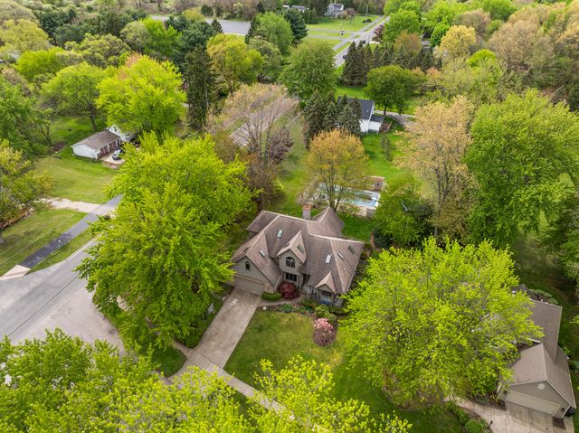 2110 Wooded Way, Stevensville, MI 49127