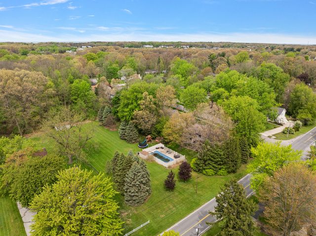 2110 Wooded Way, Stevensville, MI 49127