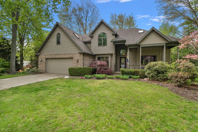 2110 Wooded Way, Stevensville, MI 49127