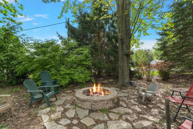 2110 Wooded Way, Stevensville, MI 49127