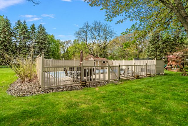 2110 Wooded Way, Stevensville, MI 49127