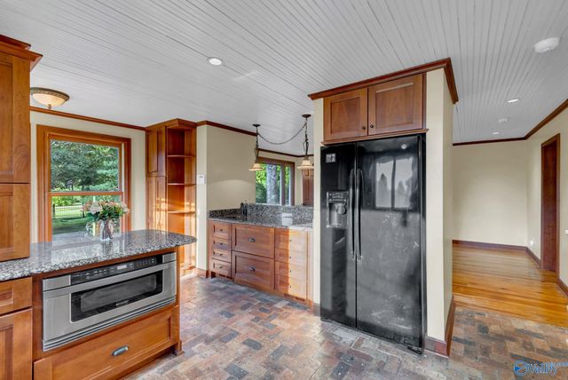 2004 Vestavia Drive SW, Decatur, AL 35603