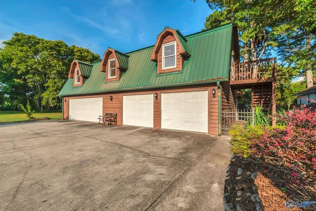 2004 Vestavia Drive SW, Decatur, AL 35603