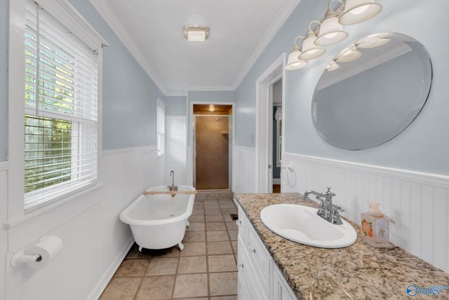 2004 Vestavia Drive SW, Decatur, AL 35603