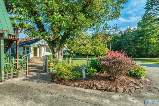 2004 Vestavia Drive SW, Decatur, AL 35603