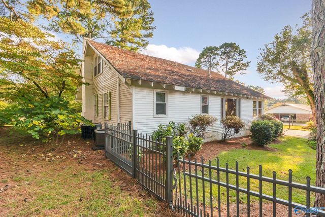 2004 Vestavia Drive SW, Decatur, AL 35603