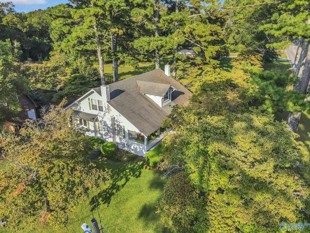 2004 Vestavia Drive SW, Decatur, AL 35603